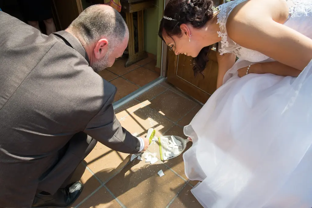 manželské črepy šťastia